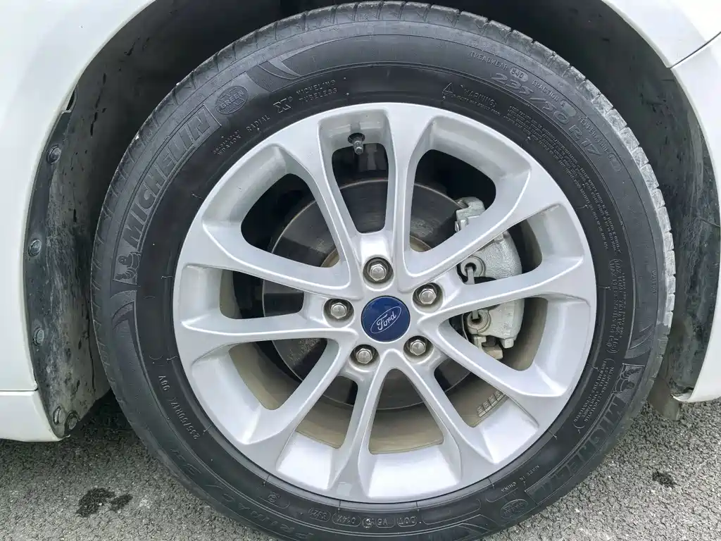 Ford Mondeo - фото 13