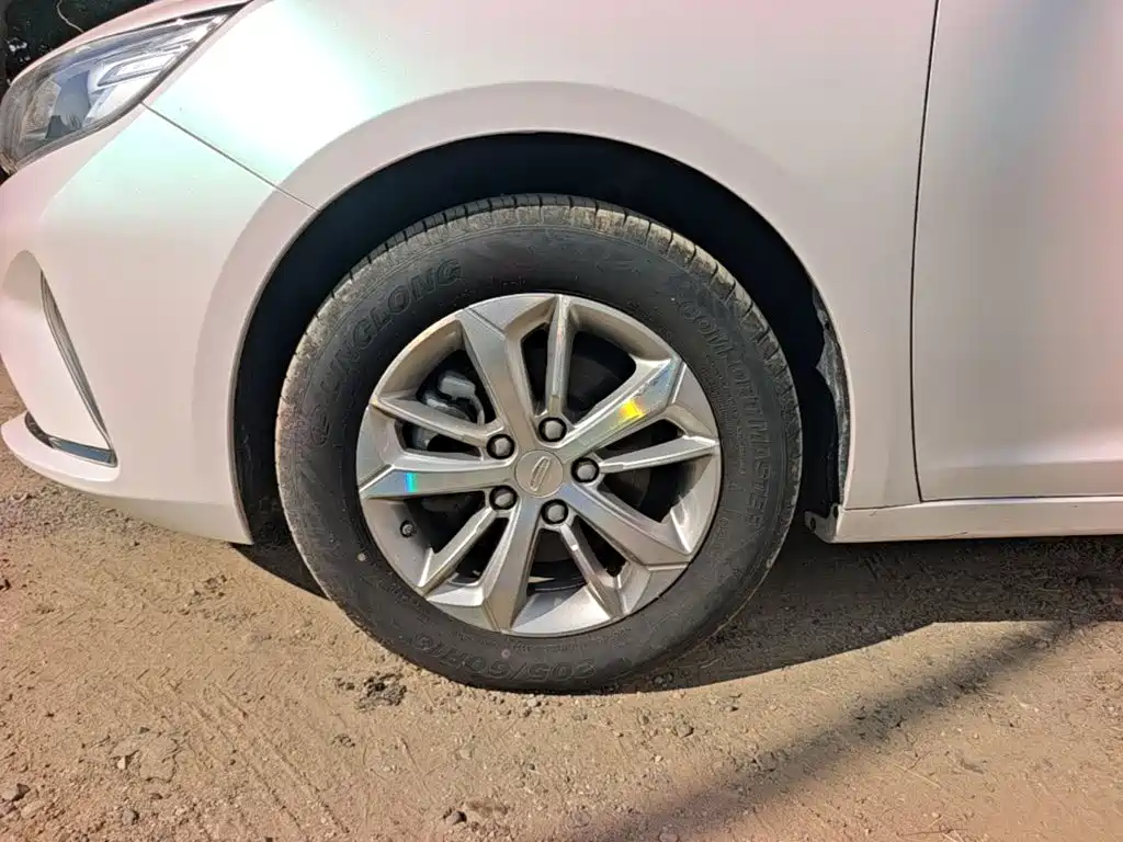 Geely Emgrand GL — миниатюра 23