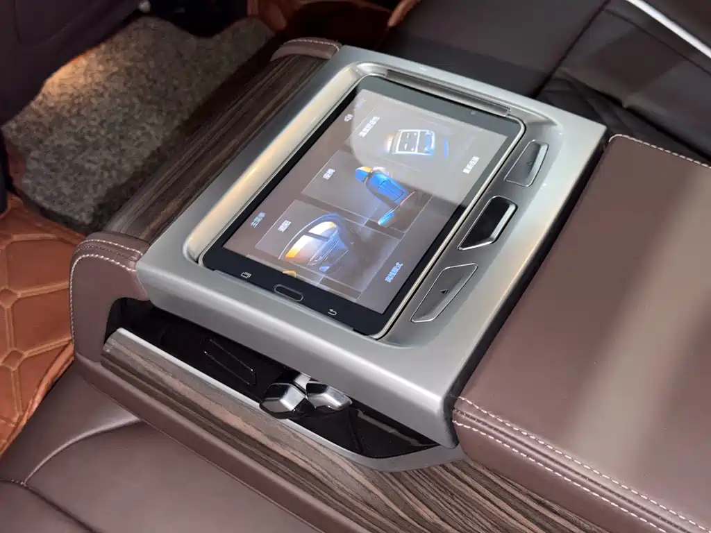 BMW 5 Series — миниатюра 19