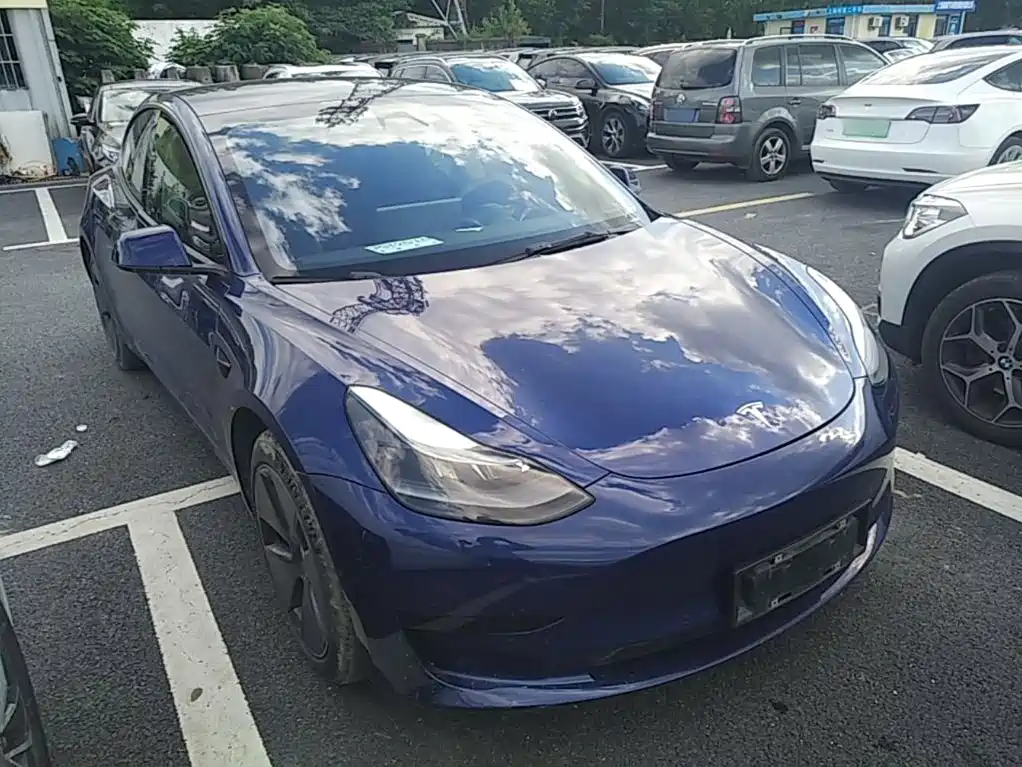 Tesla Model 3 — миниатюра 4
