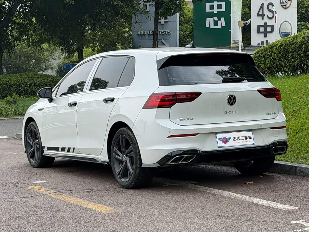 Volkswagen Golf 1.4 л 2021 г. Белый, пробег 15000 км