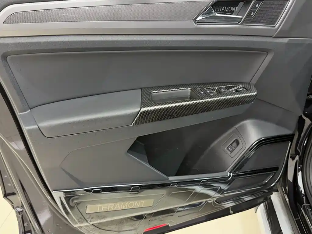 Volkswagen Teramont — миниатюра 5
