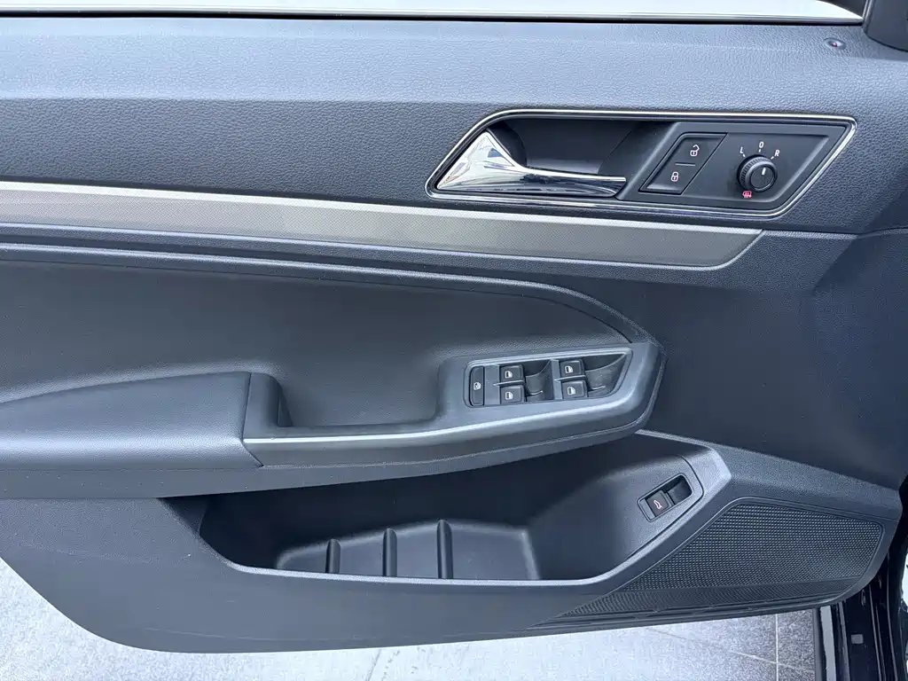 Volkswagen Lavida — миниатюра 8
