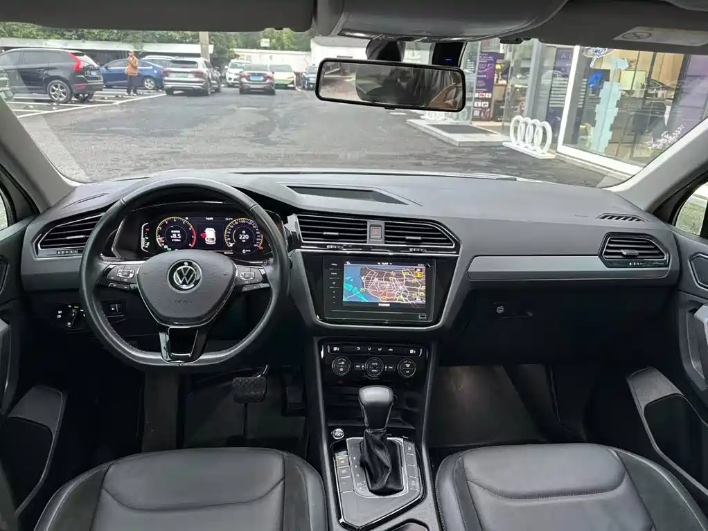 Volkswagen Tiguan L — миниатюра 10