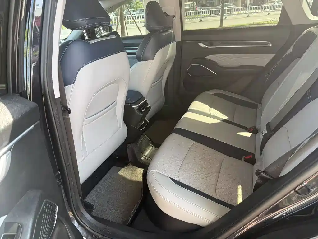 Geely Emgrand — миниатюра 5