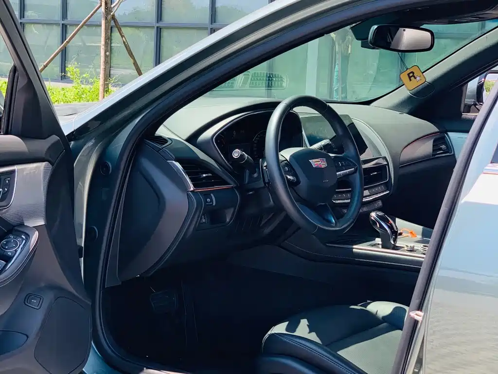 Cadillac CT5 — миниатюра 18