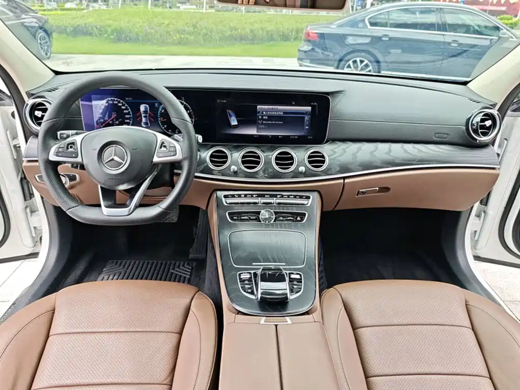 Mercedes-Benz E-Class — миниатюра 18