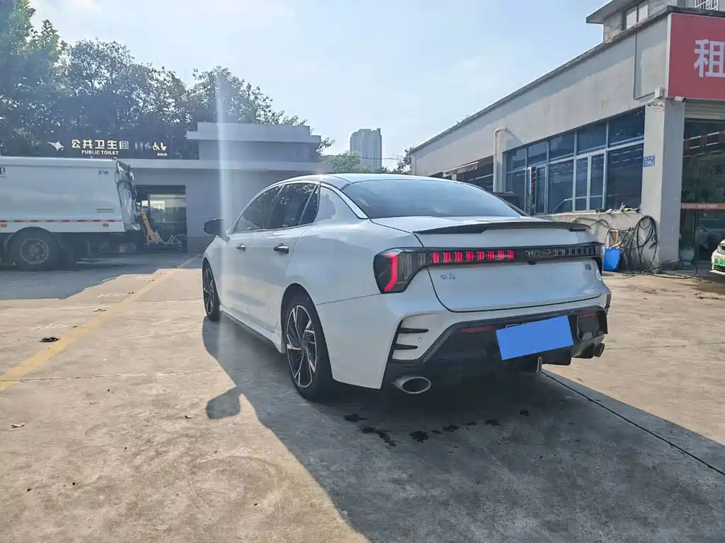 Lynk & Co 03 — миниатюра 10