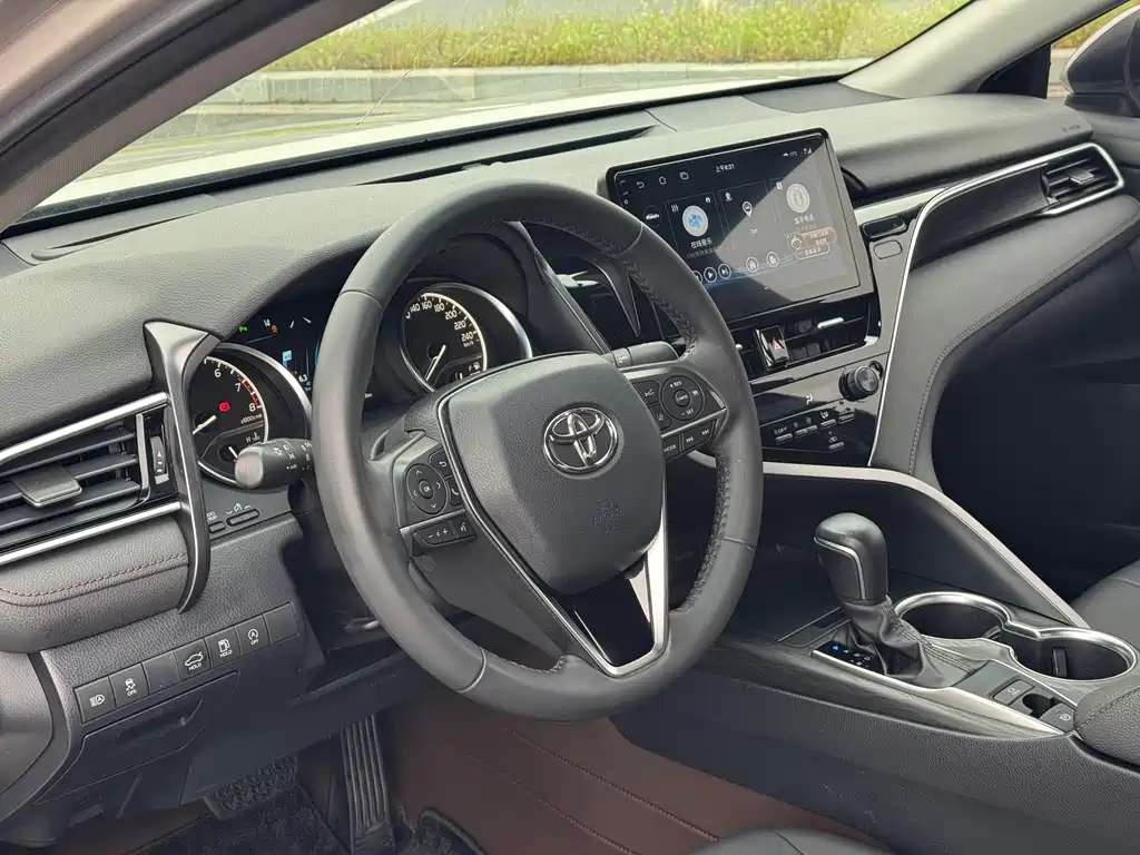 Toyota Camry — миниатюра 7