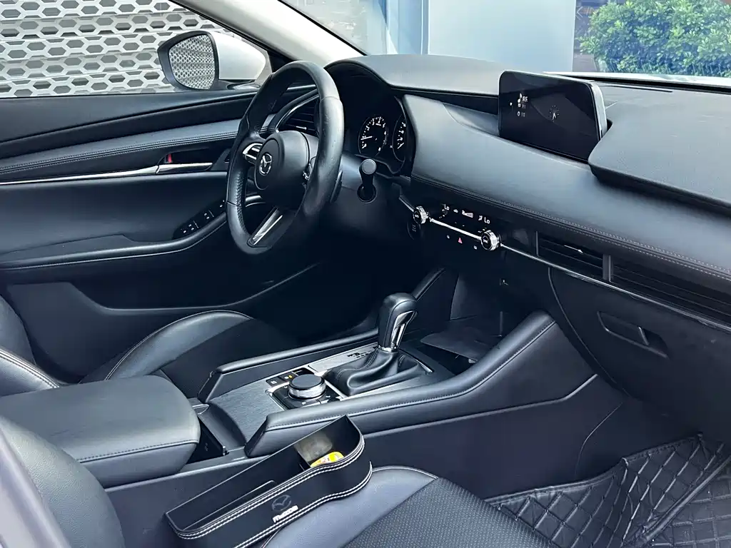 Mazda 3 Axela — миниатюра 18