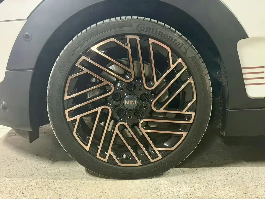 MINI Mini Clubman — миниатюра 9