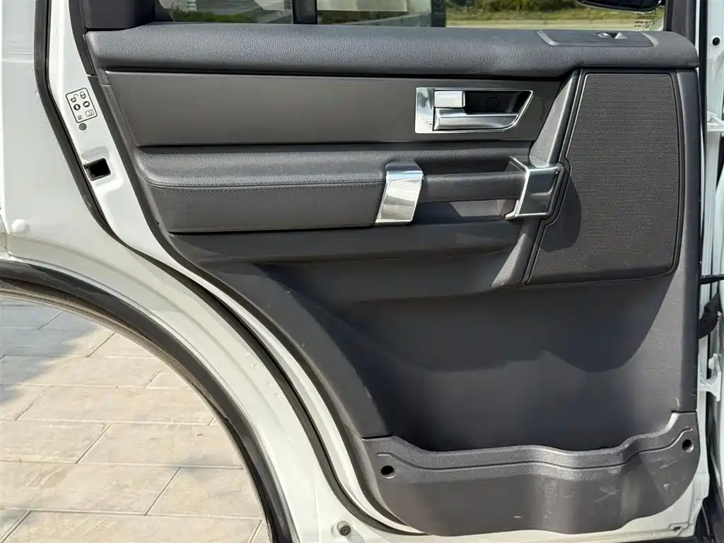 Land Rover Discovery 2015 3.0 SDV6 HSE
