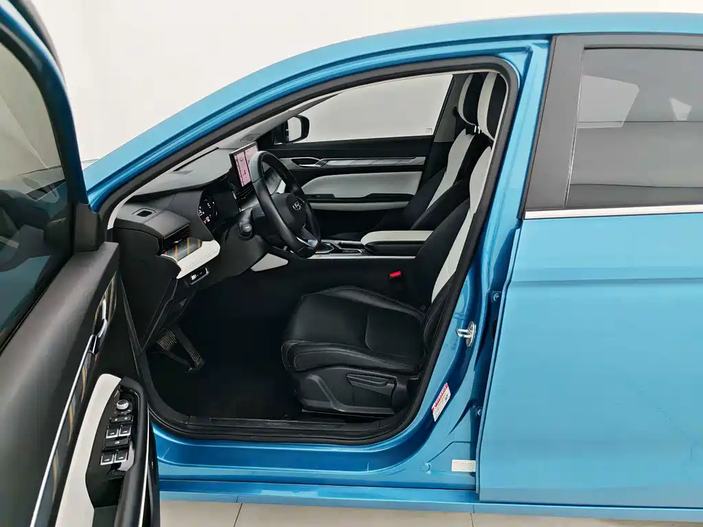 Geely Emgrand — миниатюра 10