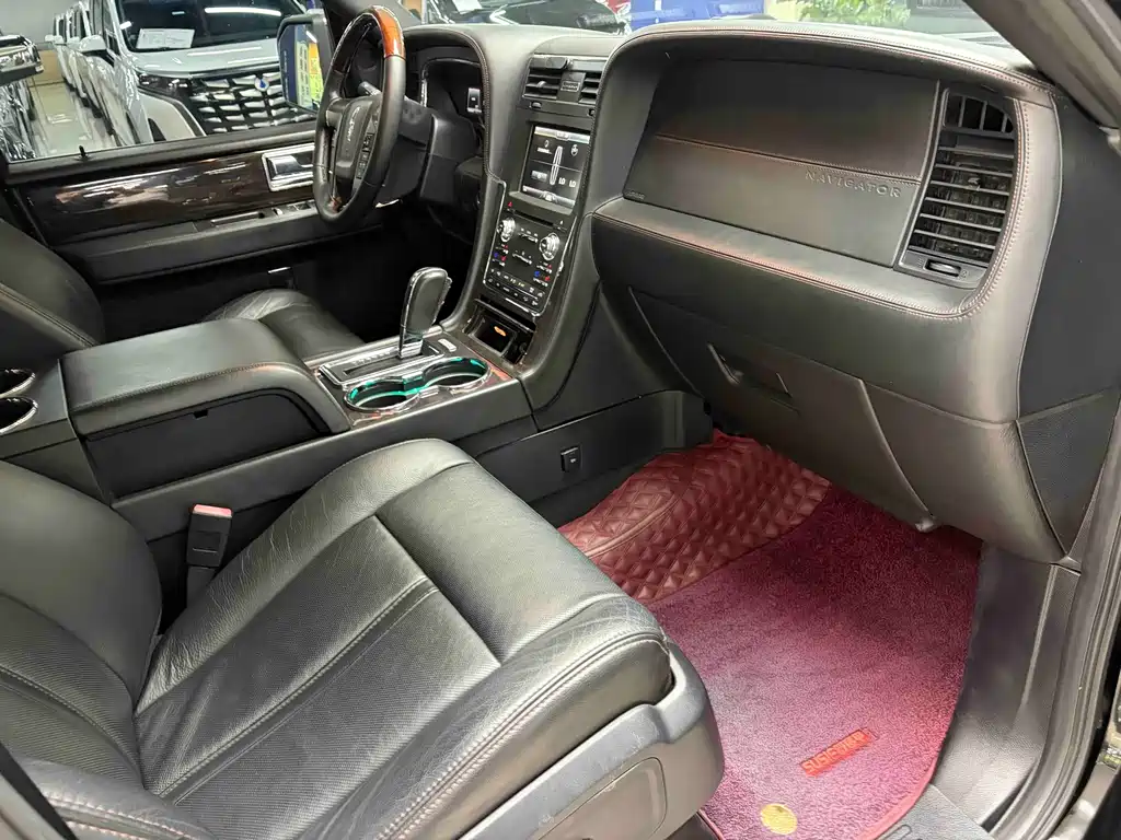 Lincoln Navigator — миниатюра 15