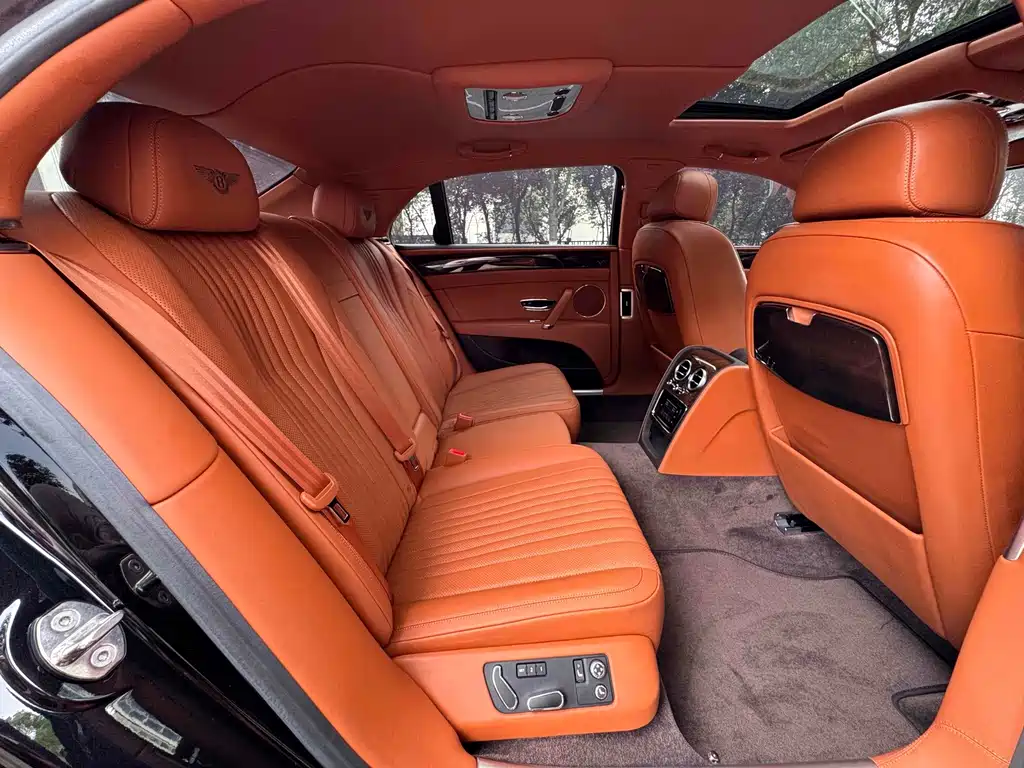 Bentley Flying Spur — миниатюра 11