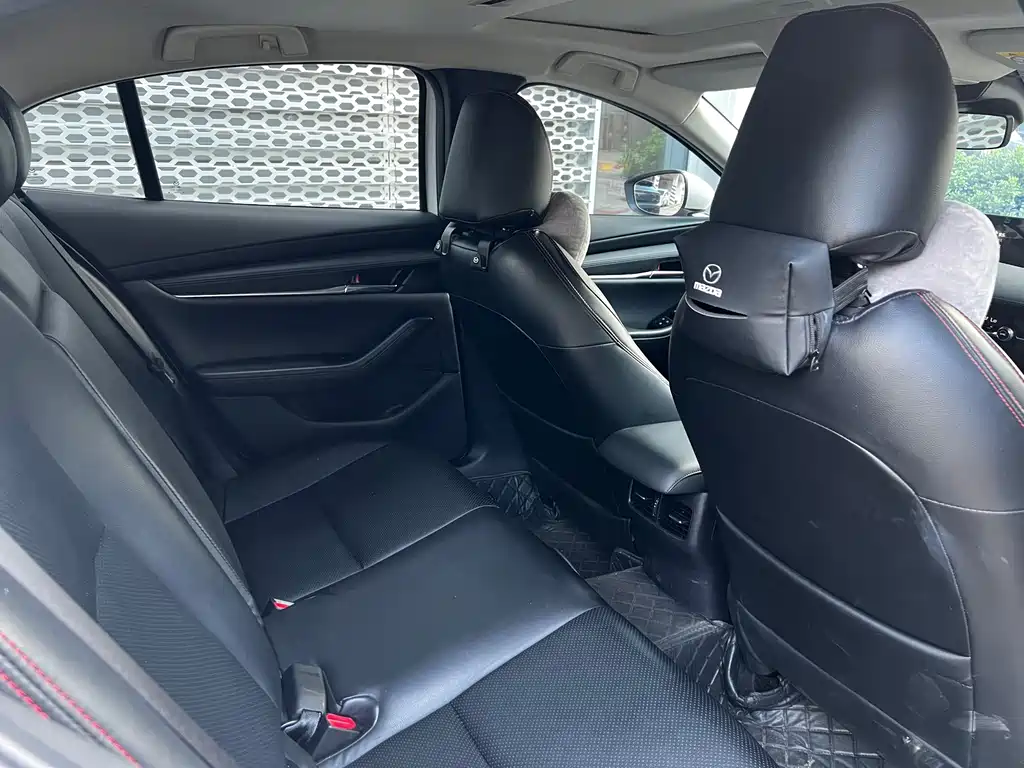 Mazda 3 Axela — миниатюра 21