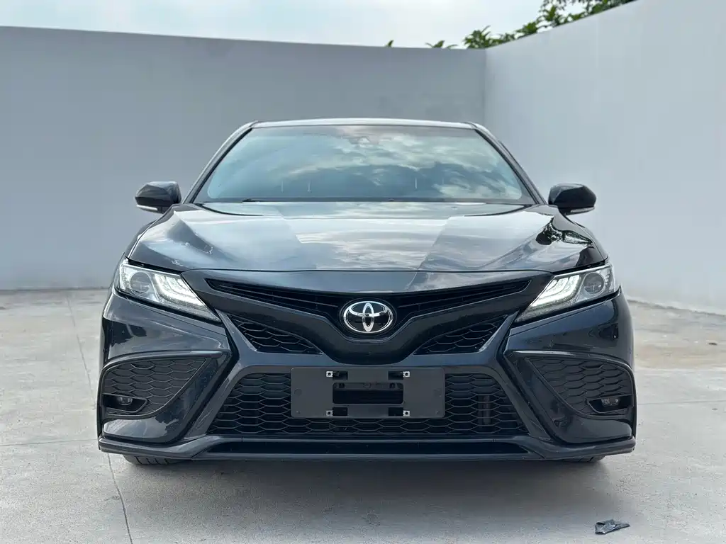 Toyota Camry — миниатюра 2