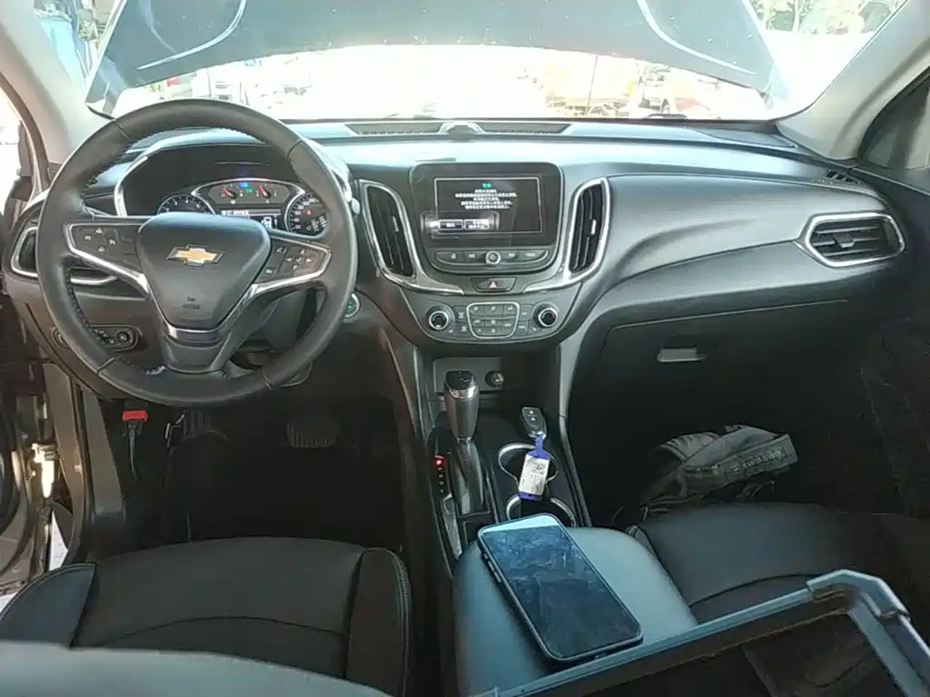 Chevrolet Equinox — миниатюра 10