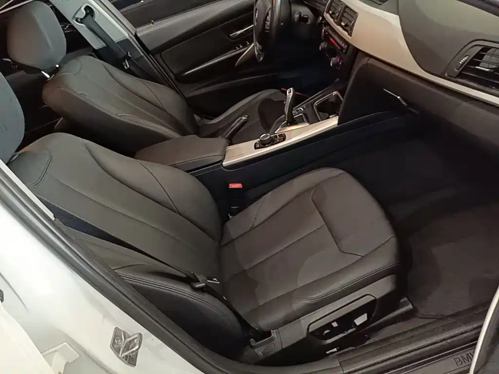 BMW 3 Series — миниатюра 25