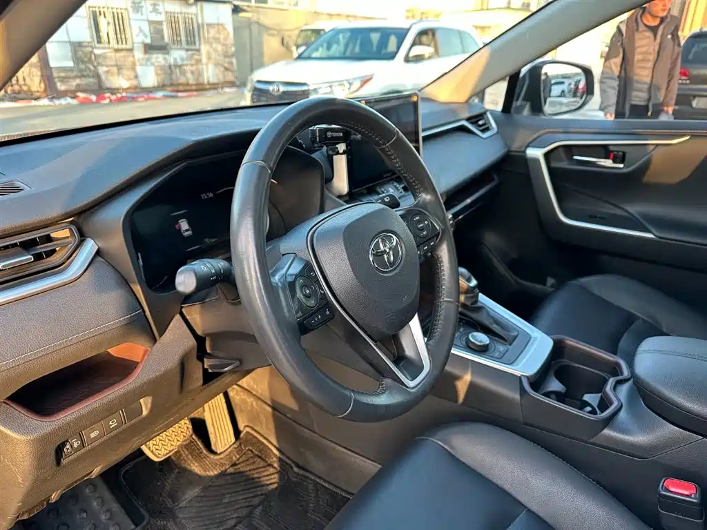 TOYOTA RAV4 RONGFANG