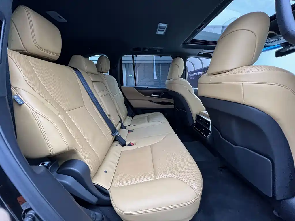 Lexus LX — миниатюра 7