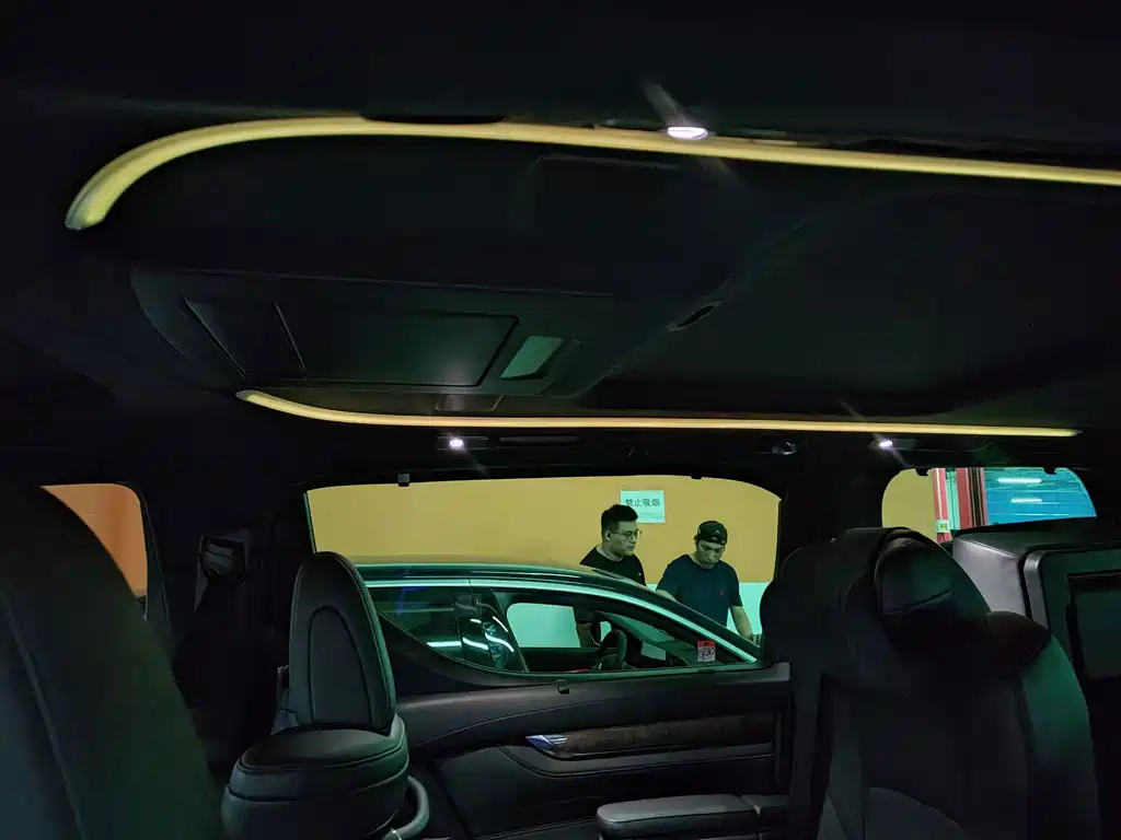 Toyota Alphard — миниатюра 5