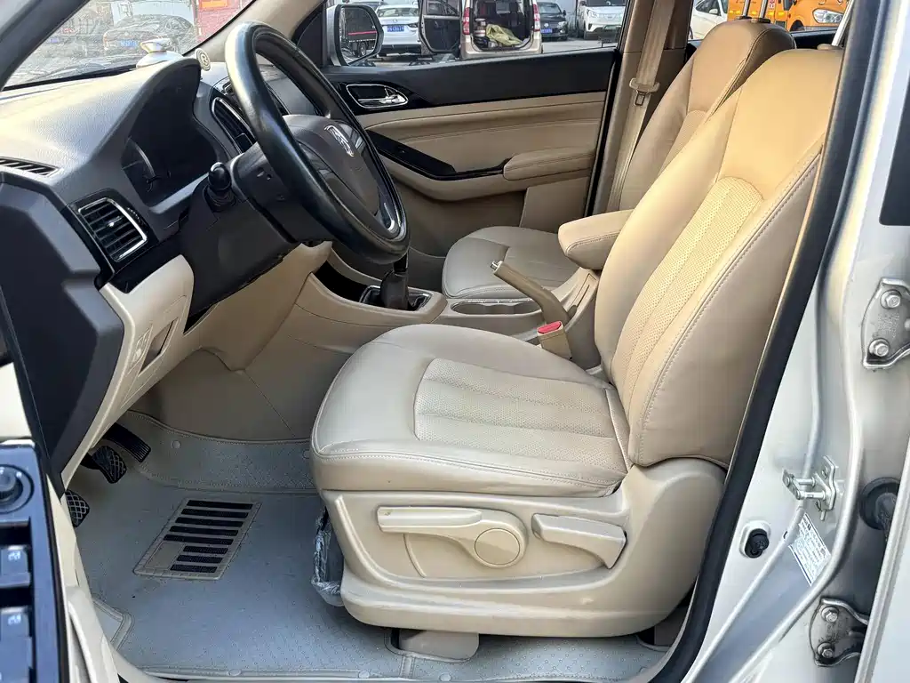 Baojun 730 1.5L Manual Comfort Type 7 seats, фото 11