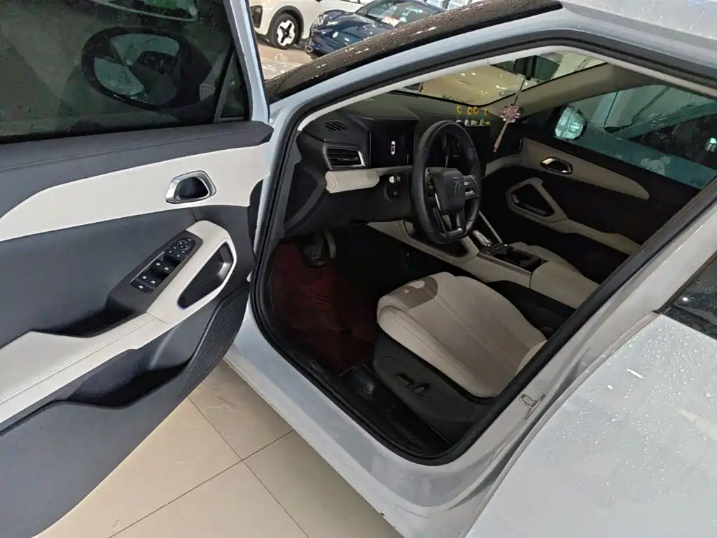 BYD Yuan UP — миниатюра 16