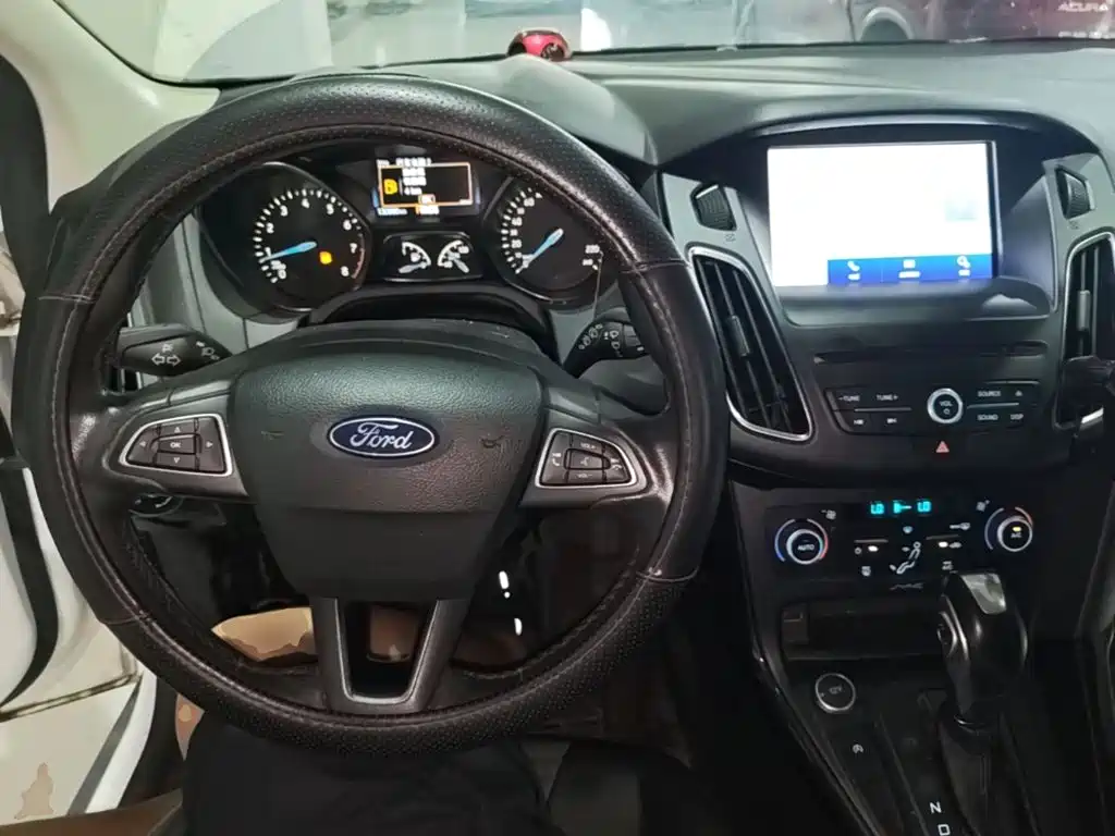 Ford Focus — миниатюра 10