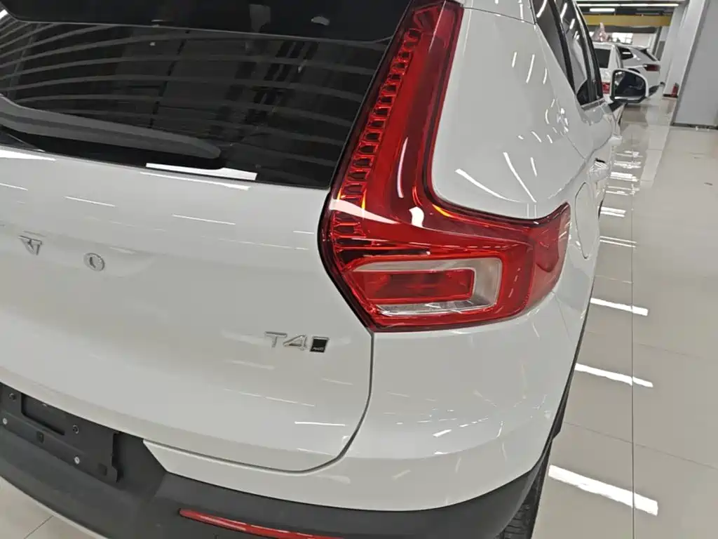 Volvo XC40 — миниатюра 8