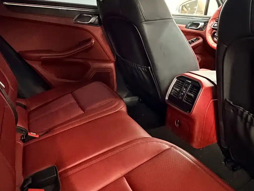 Porsche Macan — миниатюра 9