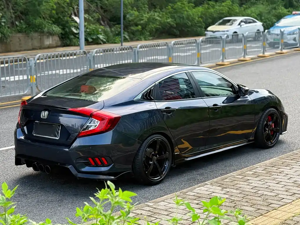 Honda Civic — миниатюра 12