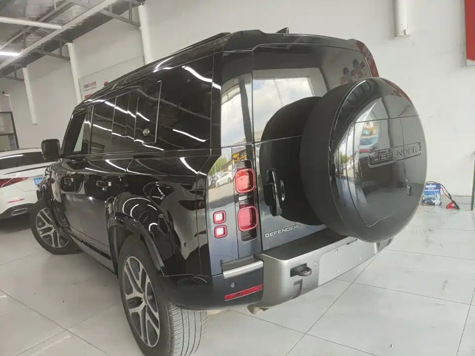 Land Rover Defender — миниатюра 6