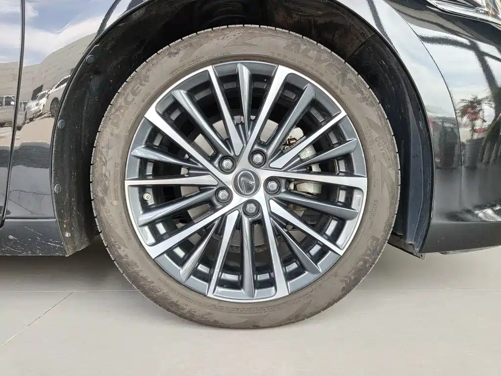 Lexus ES — миниатюра 16