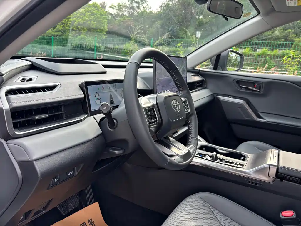 Toyota Wildlander — миниатюра 5