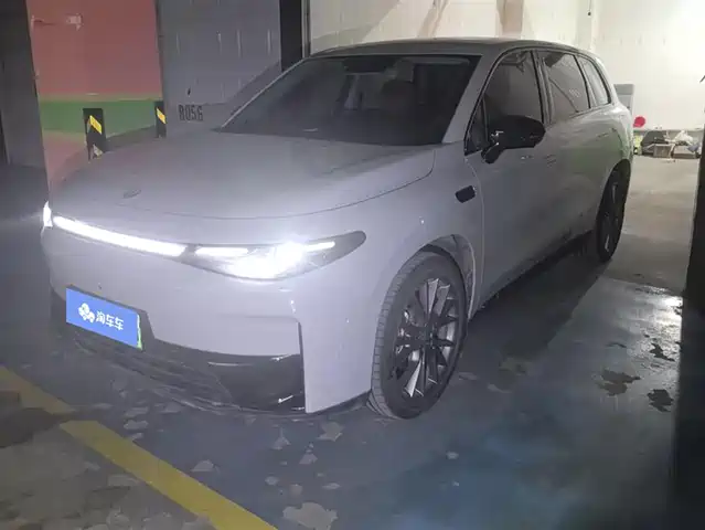 ZERO-RUNNING CAR ZERO RUN C10 2025