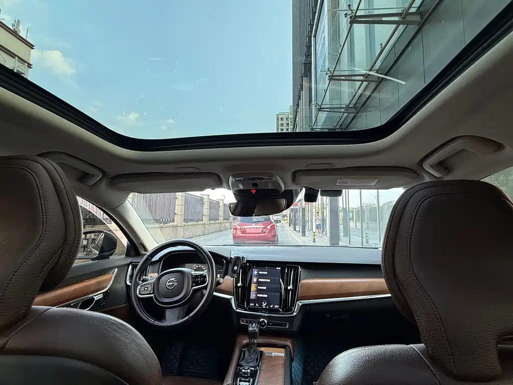 Volvo S90 — миниатюра 11