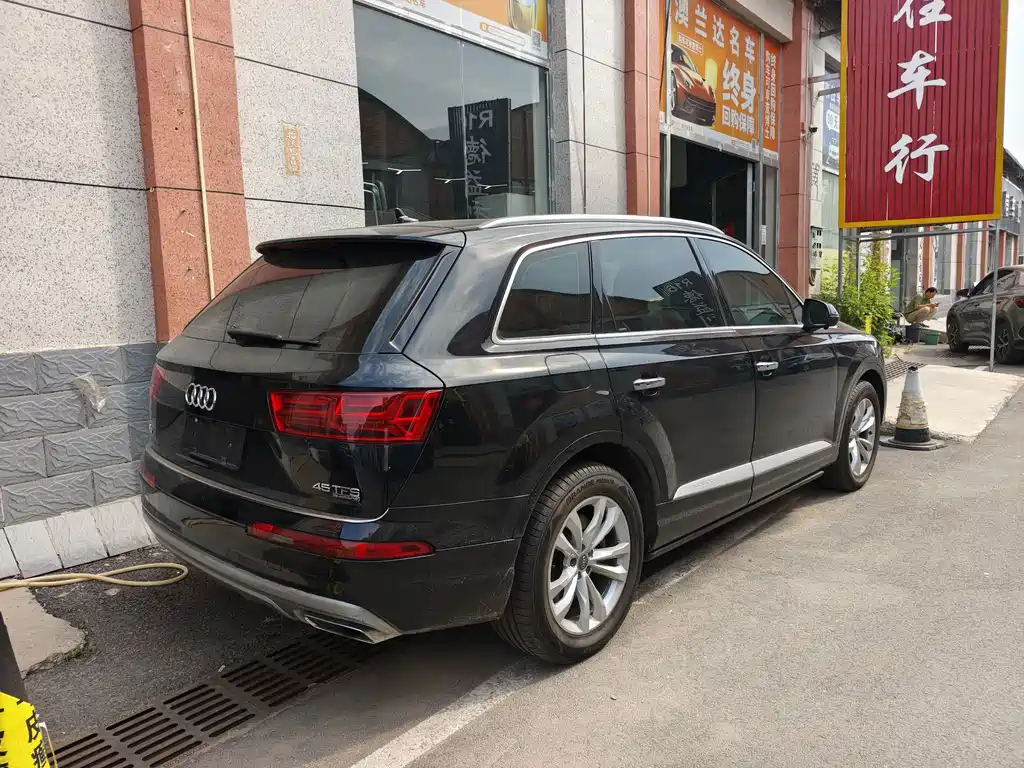 Audi Q7 — миниатюра 5