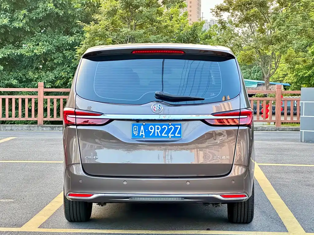Buick GL8 — миниатюра 5
