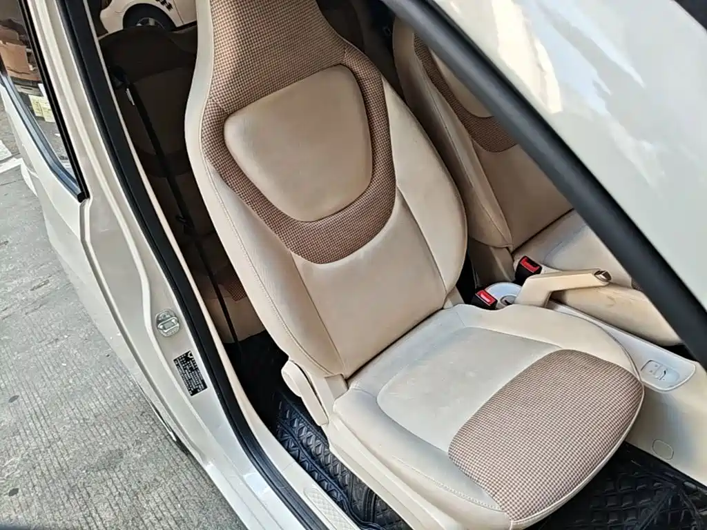 Wuling MINIEV — миниатюра 25