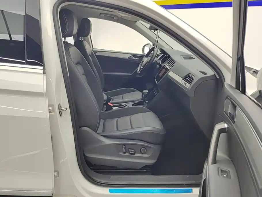 Volkswagen Tiguan L — миниатюра 8