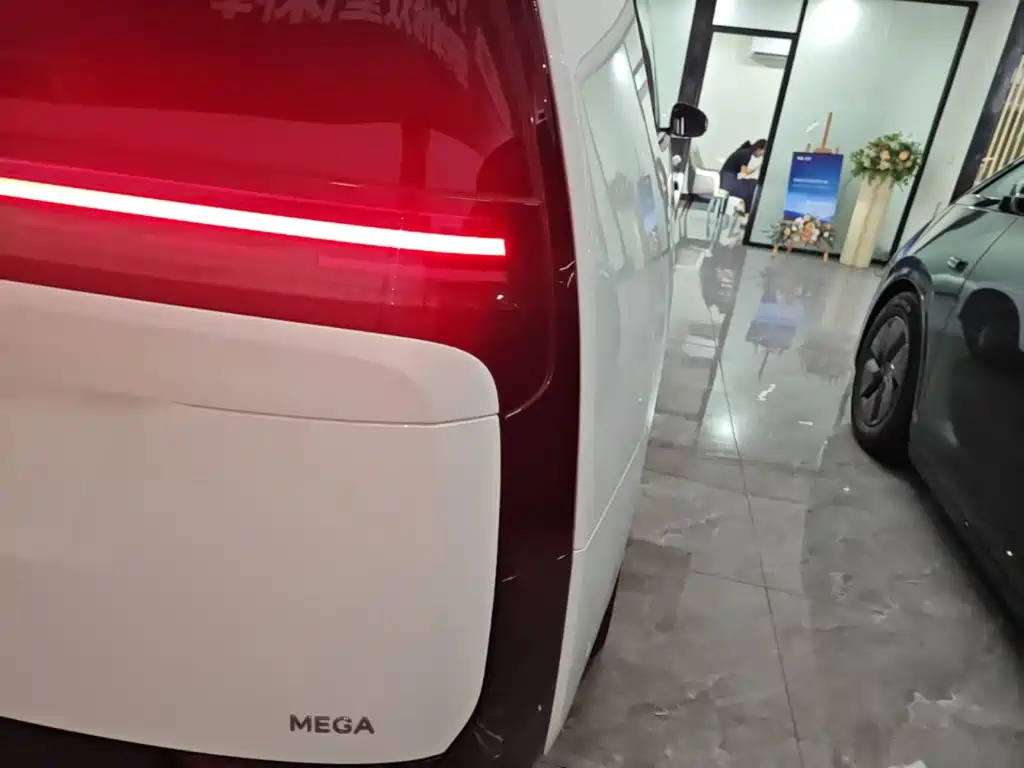 Li Auto Li MEGA — миниатюра 8