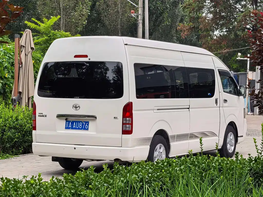 Toyota Hiace — миниатюра 4