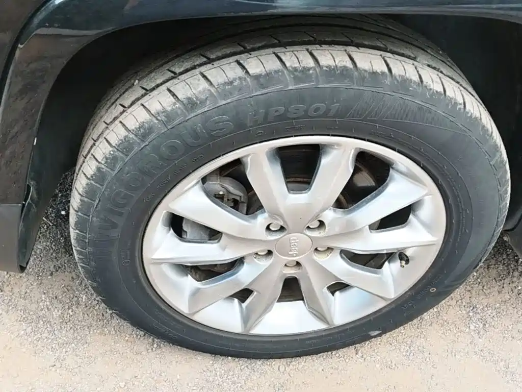 Jeep Cherokee — миниатюра 23