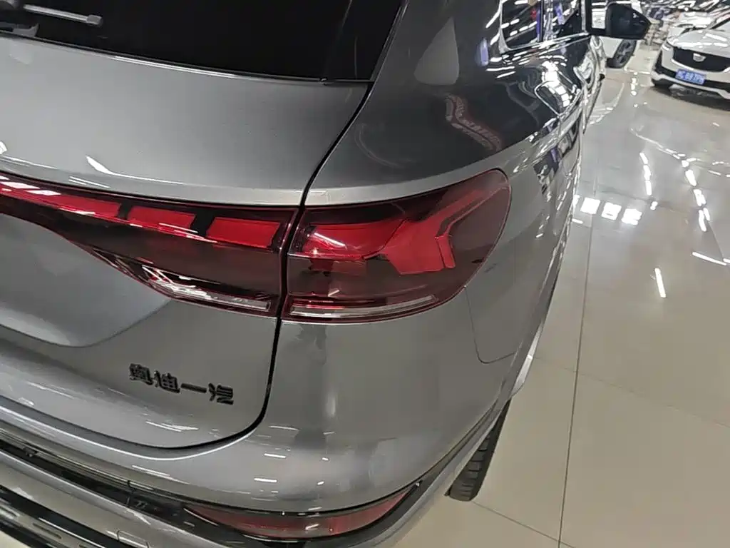 Audi Q6L e-tron — миниатюра 8