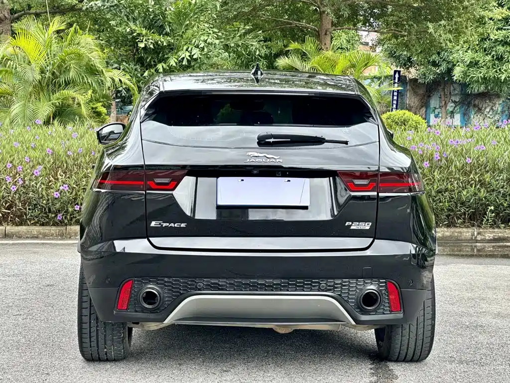 Jaguar E-PACE — миниатюра 6