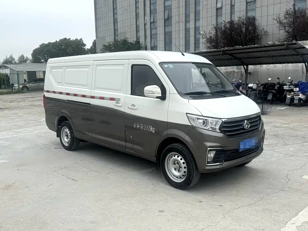 CHANGAN CROSS STAR V7