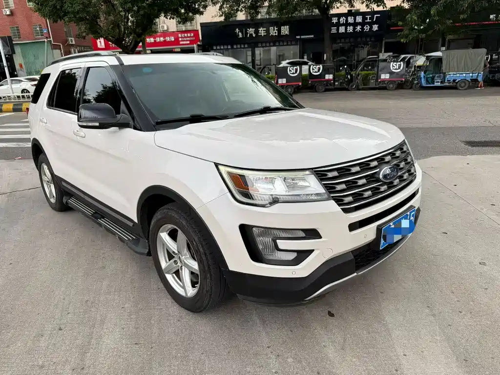 Ford Explorer (Import) — миниатюра 3