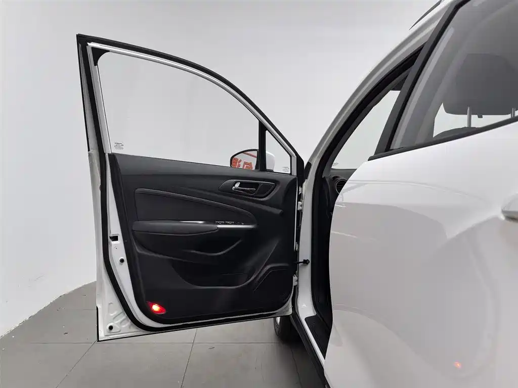 Changan CS15 2016 1.5L MT Fashion