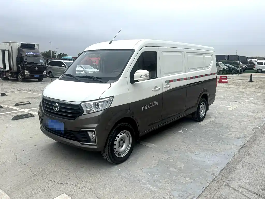 CHANGAN CROSS STAR V7